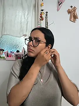 Annya-sweet online show from May 20, 2026, 3:18 pm
