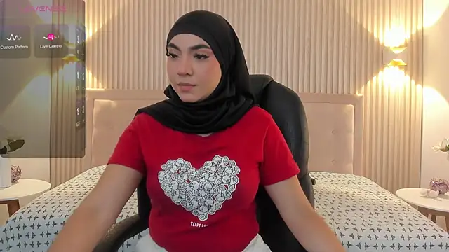 Snapshot of Sooffii_1 chatting on March 12, 2025, 2:20 am Sooffii 1 online show from March 12, 2025, 2:20 am