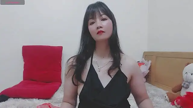 Holygirlsweet777 online show from February 18, 2025, 9:54 am