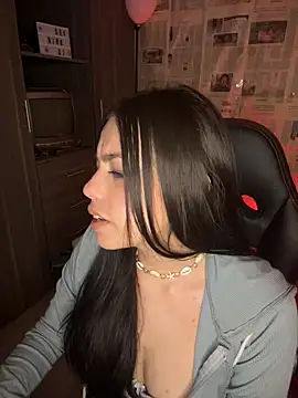 i am nina  online show from March 25, 2026, 3:01 am