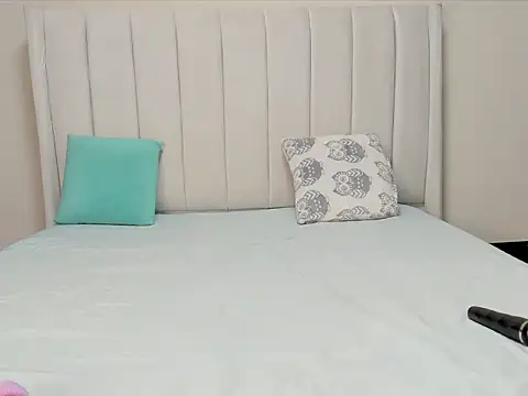  heavenlysent online show from December 15, 2025, 3:33 am