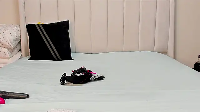  heavenlysent online show from March 5, 2026, 4:19 am