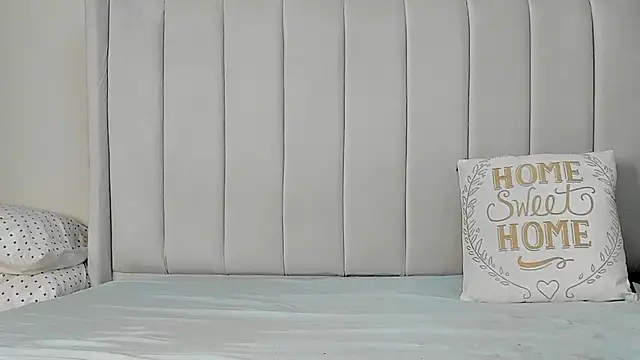  heavenlysent online show from May 19, 2026, 4:08 am