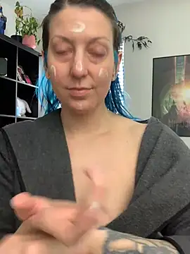 MissCumberdale online show from January 26, 2025, 6:06 pm