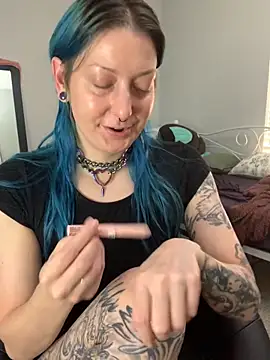 MissCumberdale online show from September 9, 2025, 4:06 pm