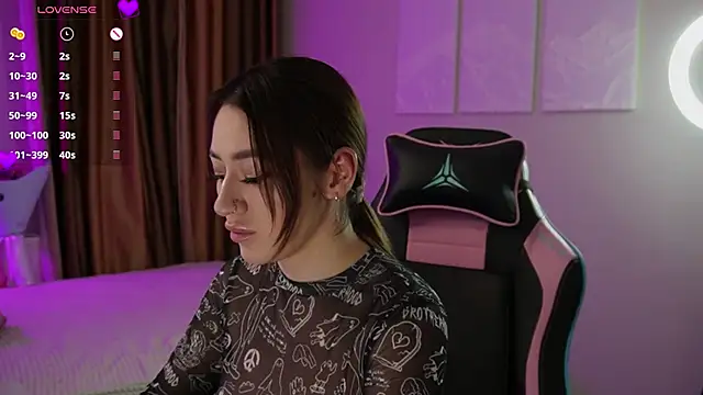 Fiona-Love online show from March 21, 2026, 5:27 pm