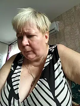 EffectFiona online show from September 30, 2025, 4:50 am