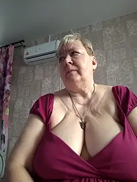 EffectFiona online show from February 3, 2026, 3:59 am