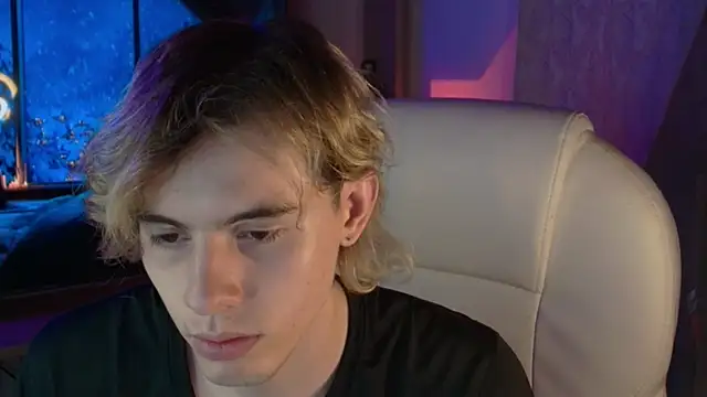 Snapshot of dimitri_tv chatting on November 4, 2025, 2:43 am dimitri tv online show from November 4, 2025, 2:43 am