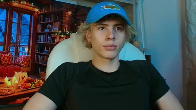 Snapshot of dimitri_tv chatting on December 16, 2025, 5:29 pm dimitri tv online show from December 16, 2025, 5:29 pm