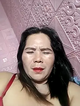 Snapshot of Cutehornywetmom chatting on March 3, 2025, 6:12 pm Cutehornywetmom online show from March 3, 2025, 6:12 pm