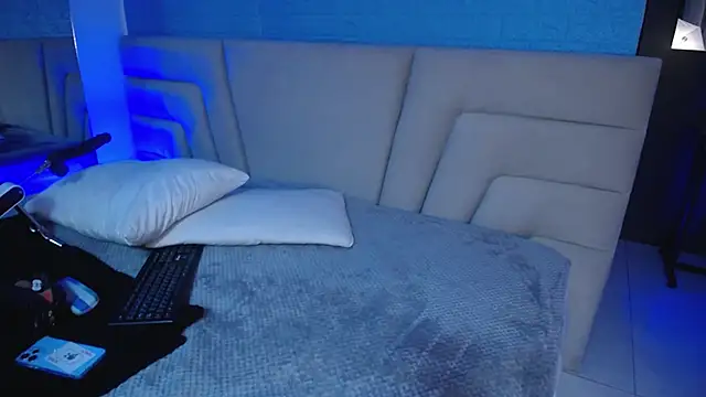 Miss Loise online show from October 11, 2025, 4:01 am