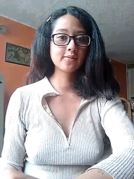 Snapshot of sofia_101 chatting on November 5, 2025, 6:19 pm sofia 101 online show from November 5, 2025, 6:19 pm