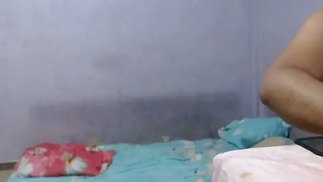 Snapshot of sexy_couple29 chatting on December 6, 2024, 4:14 am sexy couple29 online show from December 6, 2024, 4:14 am