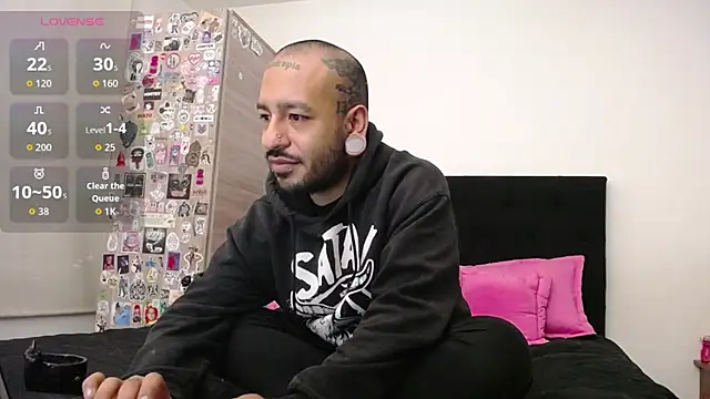 Snapshot of nika_1312 chatting on October 9, 2025, 4:43 am nika 1312 online show from October 9, 2025, 4:43 am