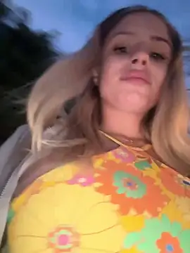 Snapshot of BritneyDimond chatting on December 10, 2024, 6:38 pm BritneyDimond online show from December 10, 2024, 6:38 pm