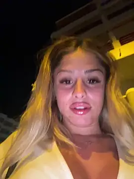 Snapshot of BritneyDimond chatting on December 27, 2024, 10:48 pm BritneyDimond online show from December 27, 2024, 10:48 pm