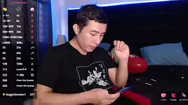 Snapshot of andrewmhilton_ chatting on February 16, 2025, 10:43 pm andrewmhilton  online show from February 16, 2025, 10:43 pm