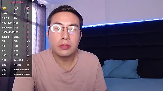 Snapshot of andrewmhilton_ chatting on February 24, 2025, 5:31 pm andrewmhilton  online show from February 24, 2025, 5:31 pm