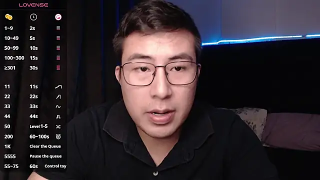 andrewmhilton  online show from November 7, 2025, 5:29 am