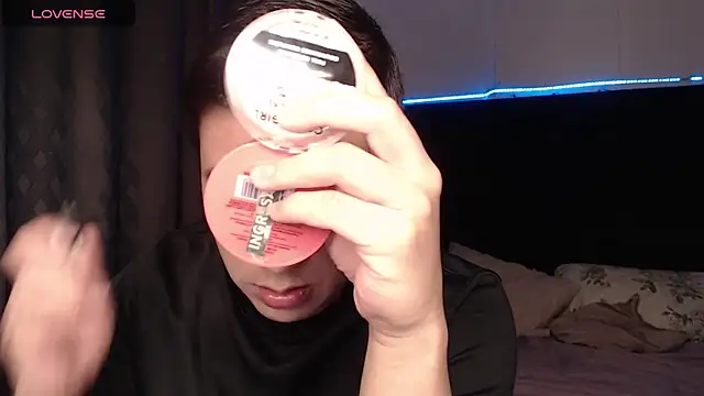 andrewmhilton  online show from January 11, 2026, 6:40 am