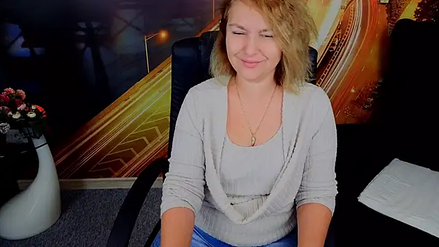 EmmaxPark online show from December 2, 2025, 6:41 am