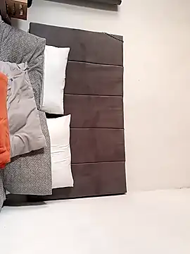 Snapshot of BLACK_BOTTOM03 chatting on November 28, 2025, 10:29 am BLACK BOTTOM03 online show from November 28, 2025, 10:29 am