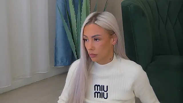 Snapshot of Bailey_Rush chatting on December 15, 2025, 6:01 pm Bailey Rush online show from December 15, 2025, 6:01 pm