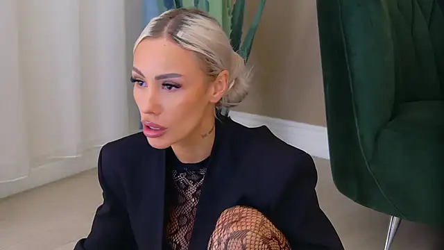 Snapshot of Bailey_Rush chatting on December 18, 2025, 8:15 pm Bailey Rush online show from December 18, 2025, 8:15 pm