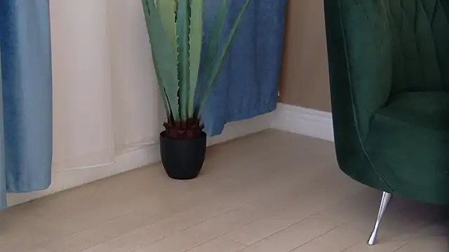 Snapshot of Bailey_Rush chatting on December 19, 2025, 4:14 pm Bailey Rush online show from December 19, 2025, 4:14 pm