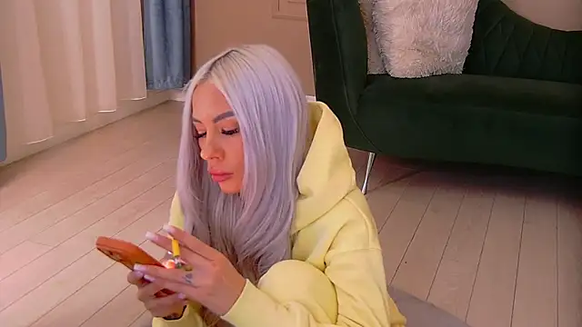 Snapshot of Bailey_Rush chatting on February 17, 2026, 5:41 pm Bailey Rush online show from February 17, 2026, 5:41 pm