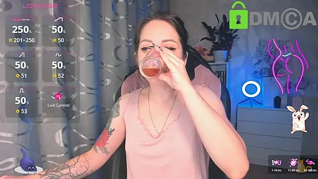 Snapshot of AnnyHoney_ chatting on October 24, 2025, 12:19 am AnnyHoney online show from October 24, 2025, 12:19 am