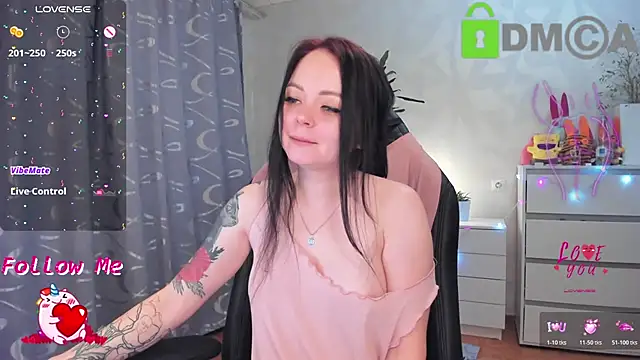 Snapshot of AnnyHoney_ chatting on December 5, 2025, 8:01 am AnnyHoney online show from December 5, 2025, 8:01 am