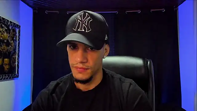 jhonnysnow17 online show from February 1, 2026, 8:07 pm