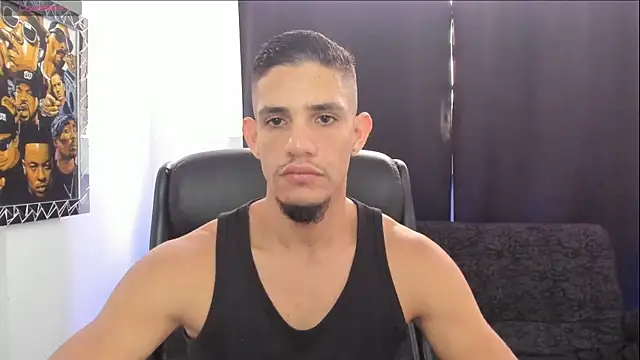jhonnysnow17 online show from May 18, 2026, 4:13 pm
