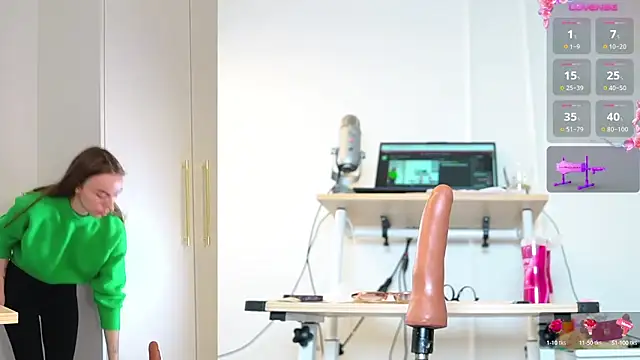 Snapshot of Miss69Ri99 chatting on October 15, 2025, 10:59 am Miss69Ri99 online show from October 15, 2025, 10:59 am