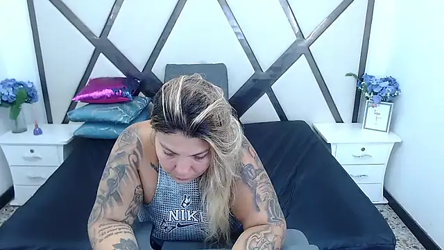 ChloexBigAss online show from January 23, 2025, 8:56 pm