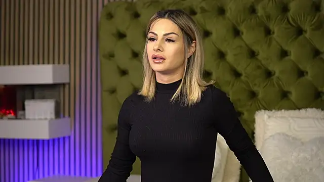 TiffanyMaze online show from September 29, 2025, 6:07 am