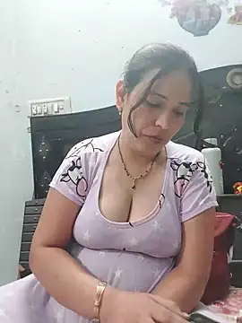 Poojabhabi101 online show from July 17, 2026, 5:07 pm