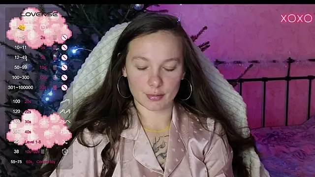 Snapshot of lil_luna_x chatting on December 26, 2024, 2:05 pm lil luna x online show from December 26, 2024, 2:05 pm