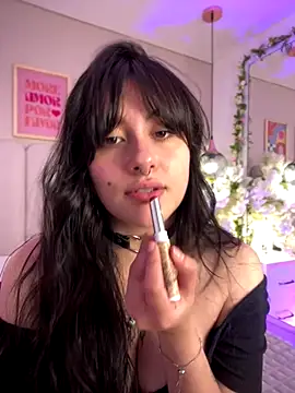 cute  cherry  online show from November 10, 2025, 9:25 pm