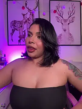 GigiiStone online show from April 4, 2026, 10:40 pm