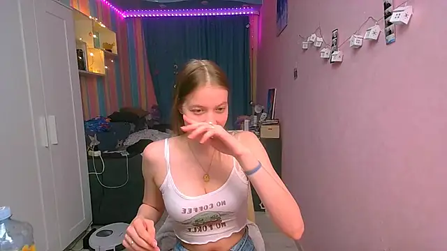   Aphrodita  wow   online show from March 6, 2025, 3:02 pm