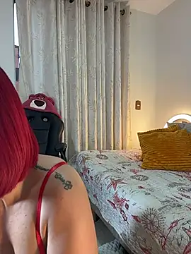 zafiro mo0n online show from February 14, 2026, 10:39 pm