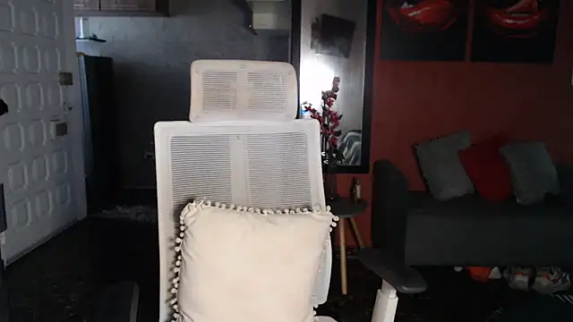 allifit01 online show from March 11, 2026, 12:11 pm