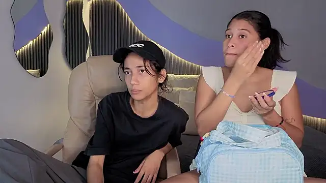 hot little bunny online show from March 28, 2026, 7:57 pm