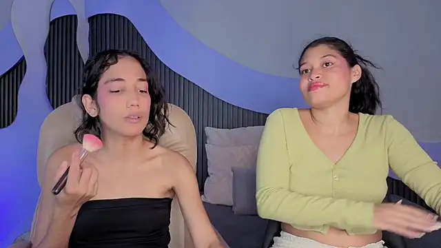 hot little bunny online show from March 31, 2026, 9:48 pm