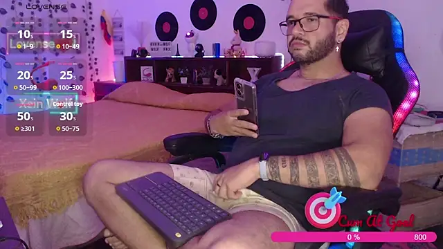 Xein WoIf online show from April 19, 2026, 1:49 am