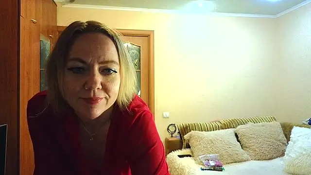 YourQueenX online show from April 2, 2026, 5:05 am