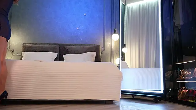 Rikka Moore online show from March 7, 2026, 11:07 am